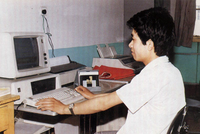 BMPC-XT推算机。建厂后始终把技术改做作为工作沉点来抓。1980-1988年中，每年都铺排了沉点技术刷新项目。