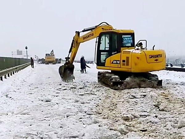 除雪保畅，S36沙龙会铁肩路义勇担沉任！